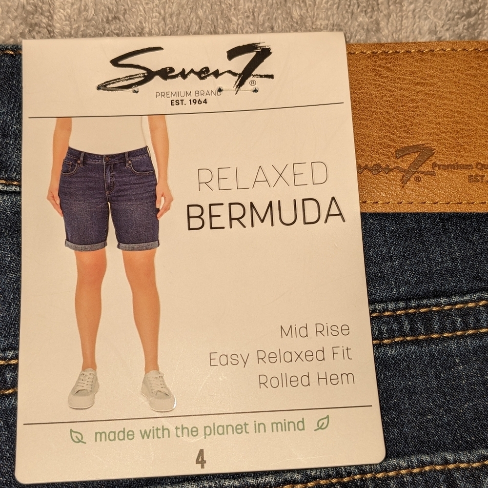 Seven 7 Relaxed Bermuda Denim Shorts Mid Rise Easy Fit 9 in Womens Size 4 NWT